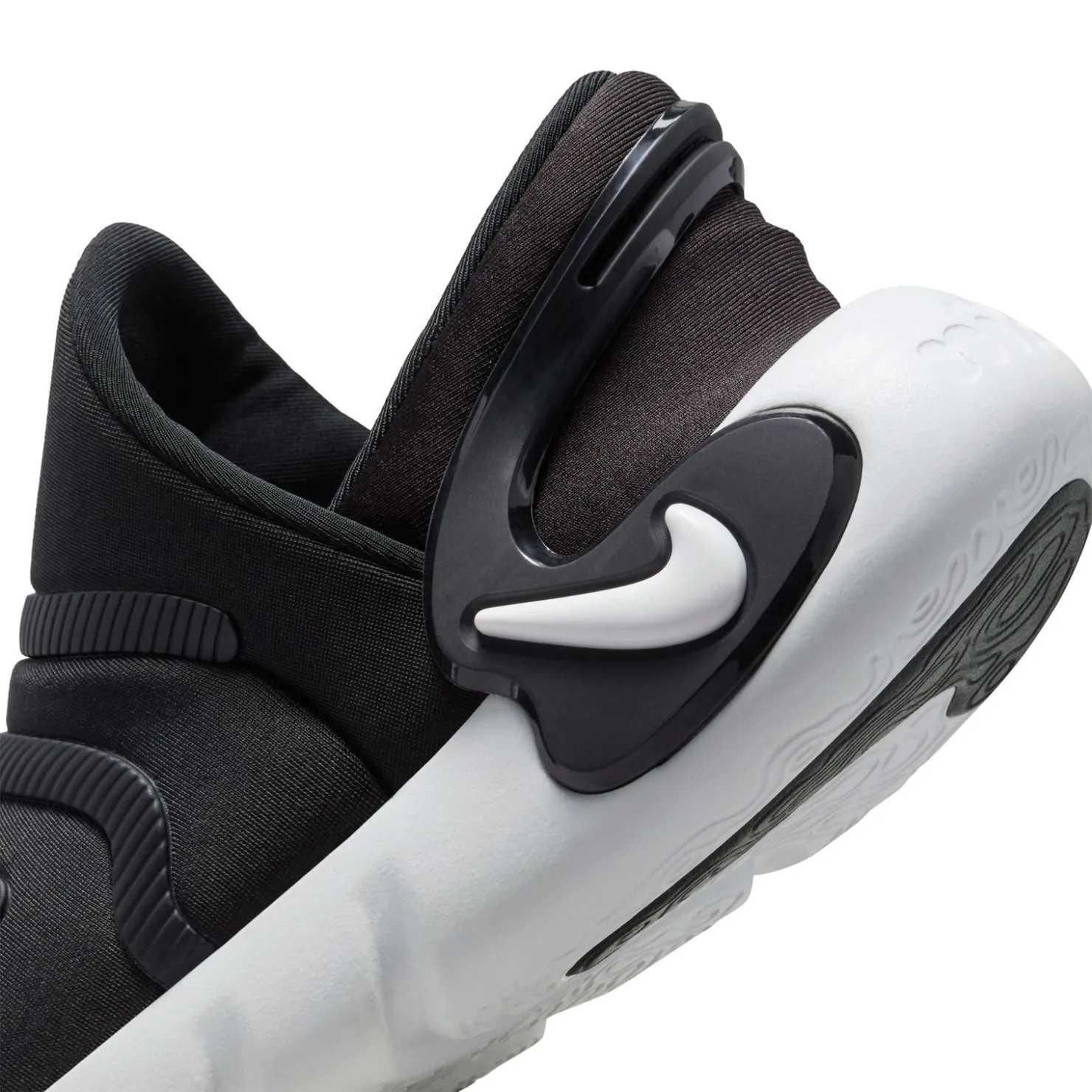 Little Kid (10.5-3)*Nike Boy's , Dynamo Go Sneaker - Little Kid Black/White