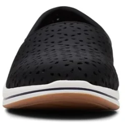 Fashion & Street*Clarks Women's , Breeze Emily Slip-On Black