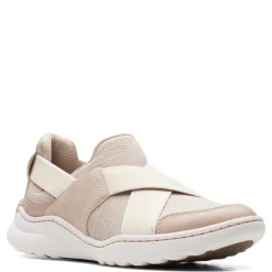 Fashion & Street*Clarks Women's , Teagan Go Slip-On Sneaker Sand