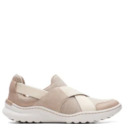 Fashion & Street*Clarks Women's , Teagan Go Slip-On Sneaker Sand
