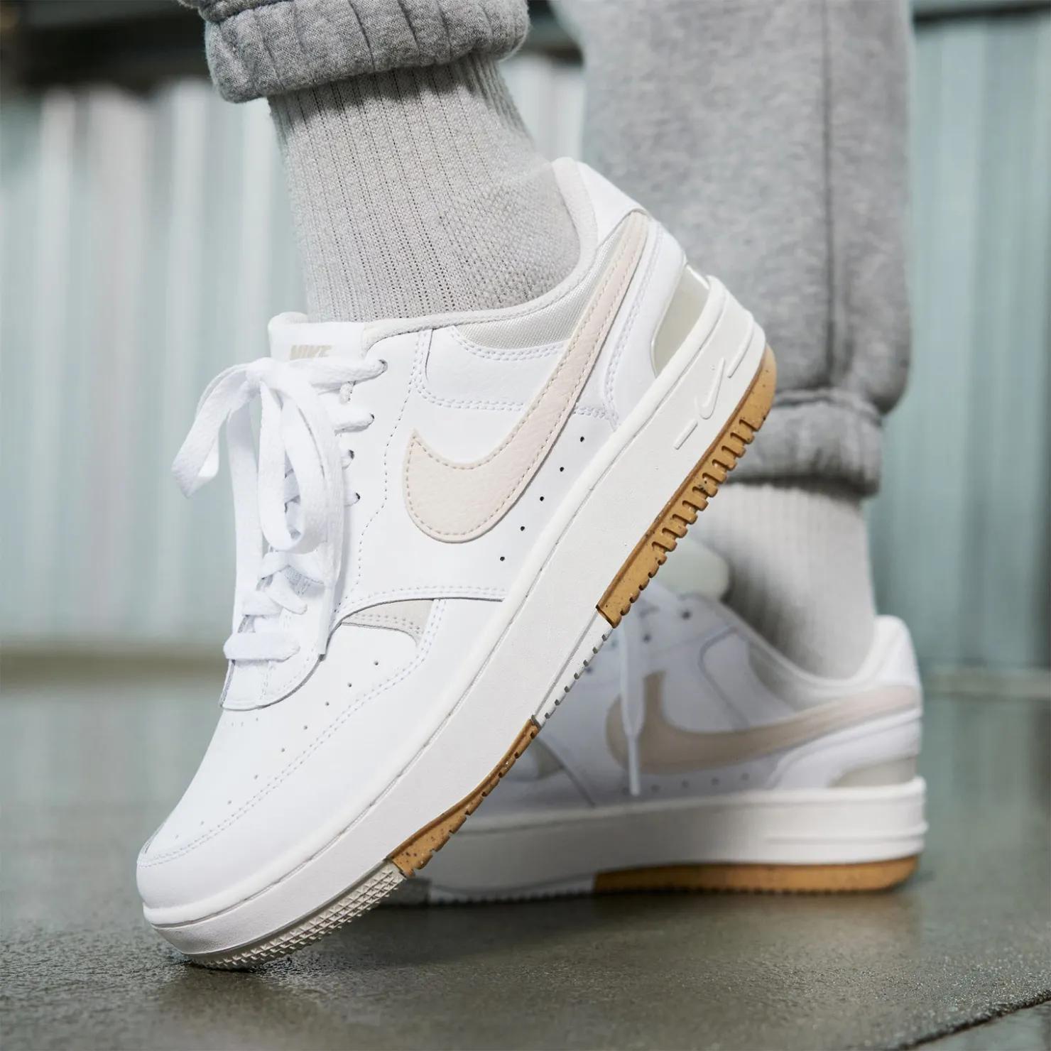 Fashion & Street*Nike Women's , Gamma Force Sneaker White/Phantom-Light Bone-Sanddrift