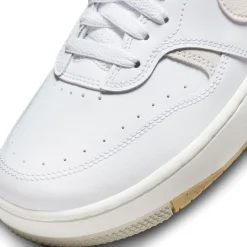 Fashion & Street*Nike Women's , Gamma Force Sneaker White/Phantom-Light Bone-Sanddrift