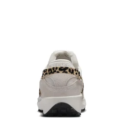 Fashion & Street*Nike Women's , Waffle Debut Sneaker Phantom/Sesame-Summit White-Black