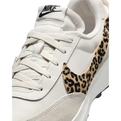 Fashion & Street*Nike Women's , Waffle Debut Sneaker Phantom/Sesame-Summit White-Black