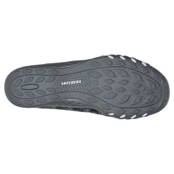 Walking*Skechers Women's , Relaxed Fit: Breathe-Easy - Infi-Knity Sneaker Charcoal