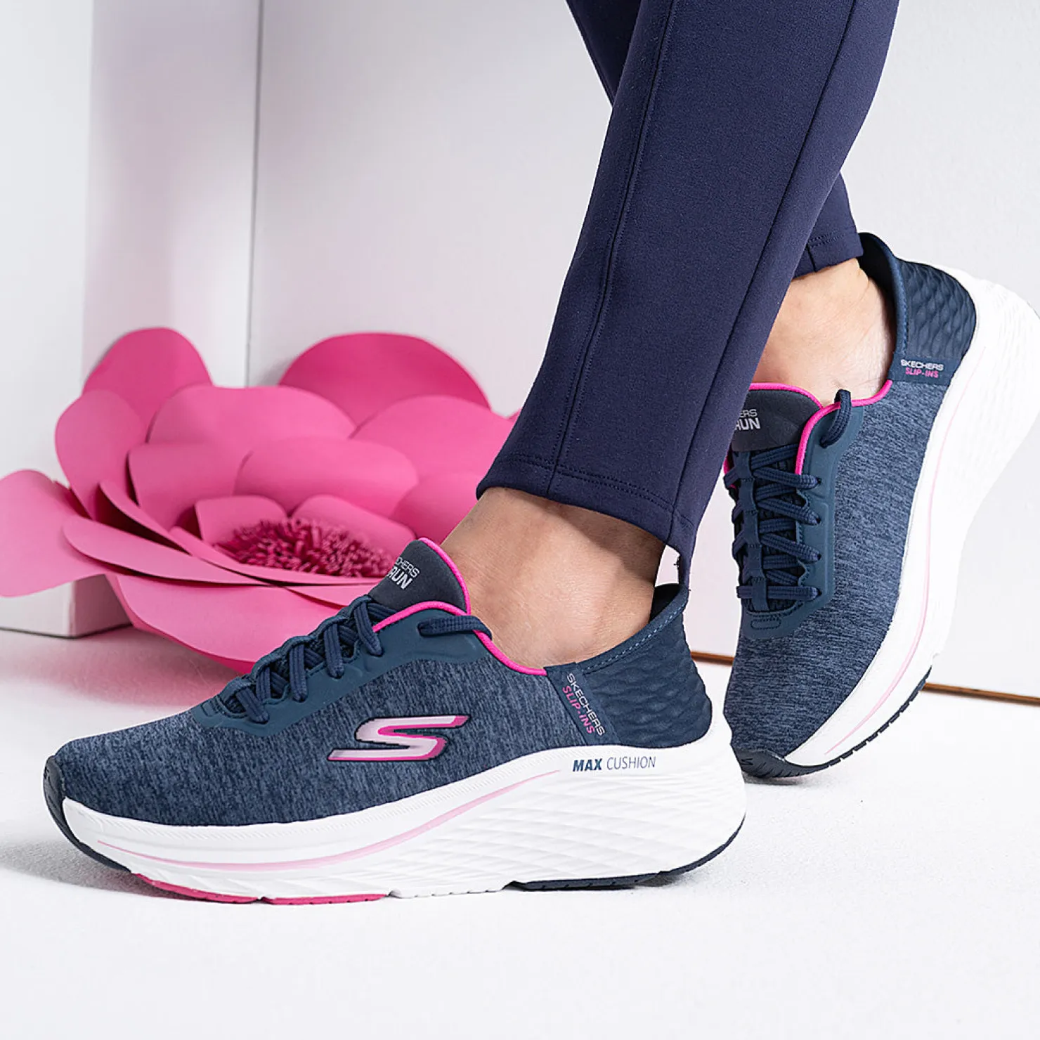 Walking*Skechers Women's , Slip-ins: Max Cushioning Elite - Prevail Sneaker Navy/Pink