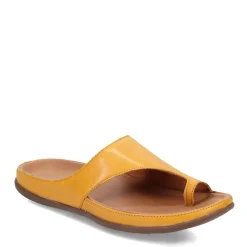Footbed Sandals*Strive Women's , Capri 2 Sandal Honey
