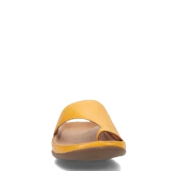 Footbed Sandals*Strive Women's , Capri 2 Sandal Honey