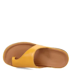 Footbed Sandals*Strive Women's , Capri 2 Sandal Honey